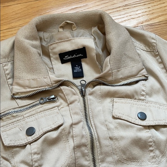 Jacket - Beige - Small - Preowned - Picture 2 of 4
